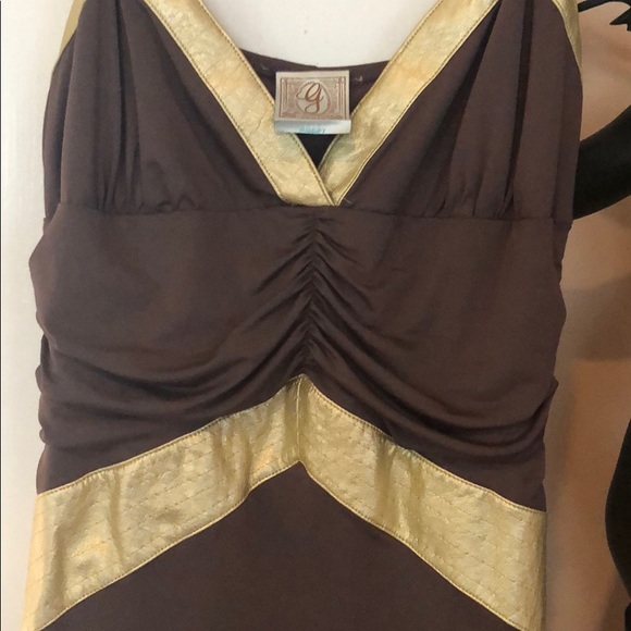 G COUTURE BROWN DRESS WITH GOLD FAUX LEATHER TRIM - Picture 3 of 7